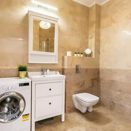 아파트 Kolobrzegu 60 Premium Floor Taras Od Strony Parku 1 Min Do Plazy Widok Na Morze